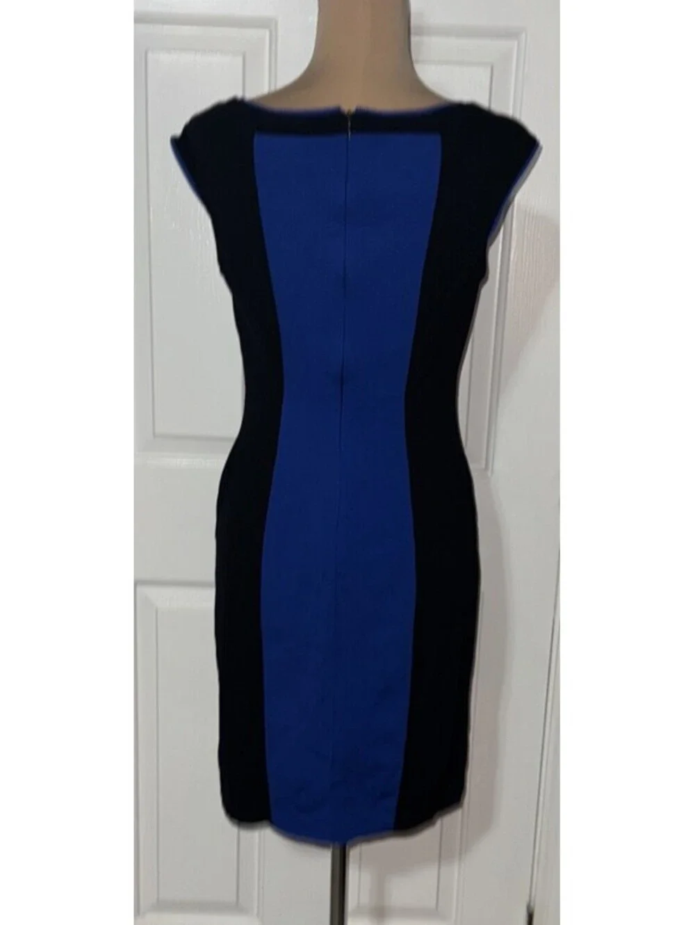 Betsey Johnson Black and Blue Color Block Dress Size 6 Sheath Retro Cap Sleeves